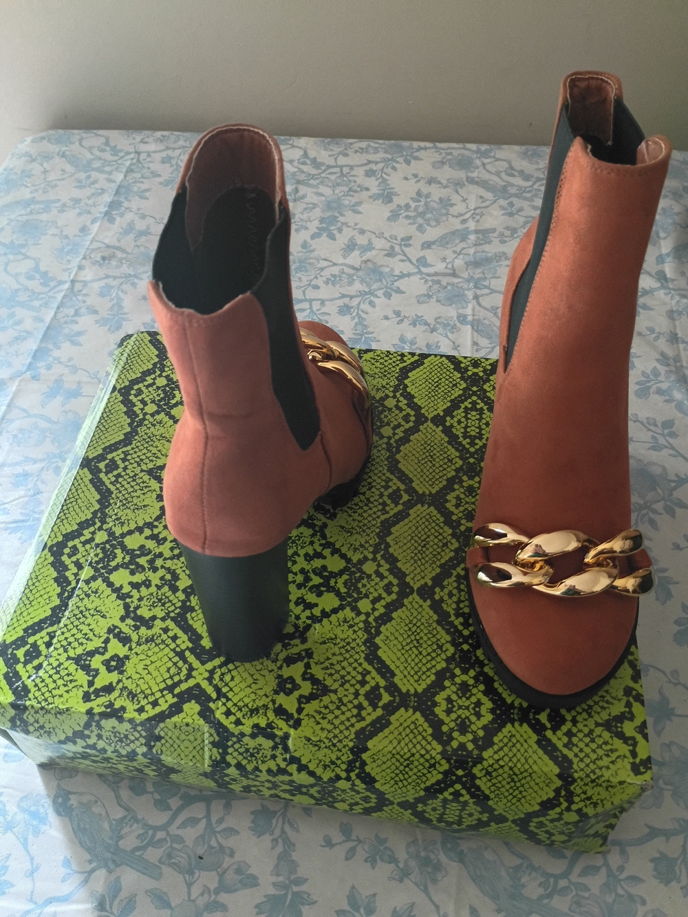 Women's Suede Block Heel Ankle Boots with Gold Chain - Rust